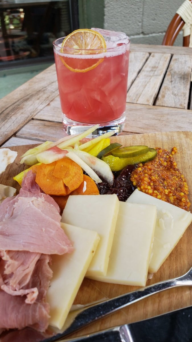 laundry restaurant steamboat